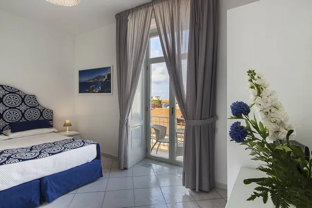 غرفة سوبيريور بسرير مزدوج أو سريرين منفصلين بإطلالة على المدينة، Palazzo Starace 1/2