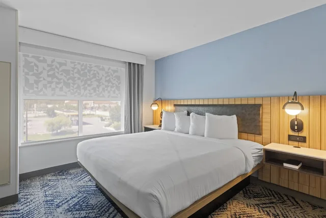 غرفة بسرير كينج، Country Inn Suites By Radisson Savannah Airport Ga 7/10