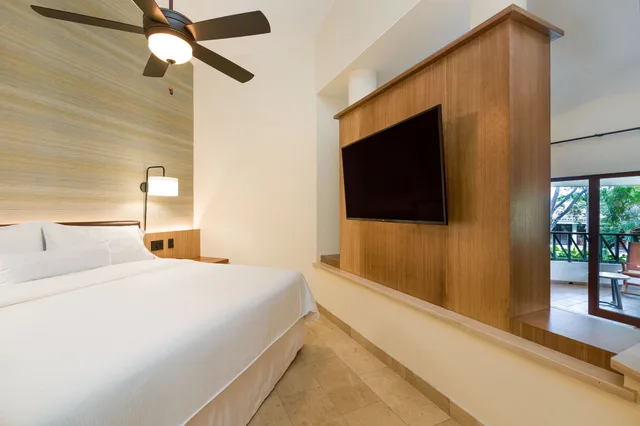 جناح بريميوم جونيور بسرير كينج بغرفة نوم واحدة، The Westin Golf Resort And Spa Playa Conchal 1/2
