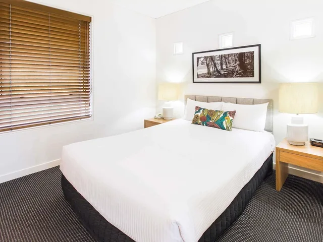 1 Bedroom, Apartment, Queen Bed, Garden or Pool View, Garden View, Garden Area، The Sebel Noosa 1/2