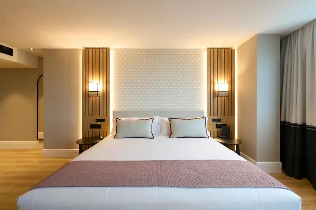 غرفة ديلوكس بسرير مزدوج أو سريرين منفصلين، Hotel Catalonia Ramblas 1/3