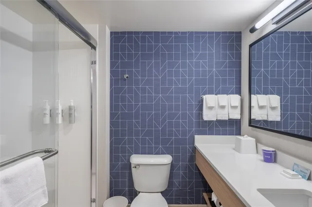 جناح بسرير مزدوج، Spark by Hilton Madison Central 2/3