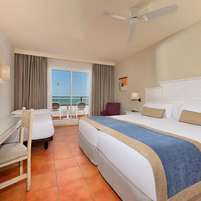 Room, Double Bed, Sea Front، Fuerte Conil Resort 1/6