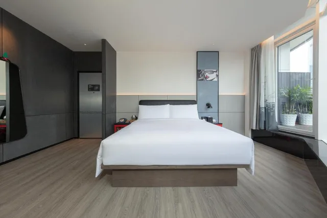 Roof Top, Guest Room, King Bed, Garden View, Terrace، Yudu Hotel 1/7