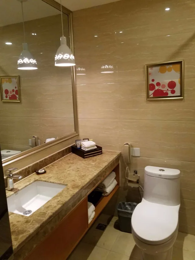 غرفة عائلية بسرير كينج وسرير فردي، Qinghai Baiyun Xiangling Hotel 3/4