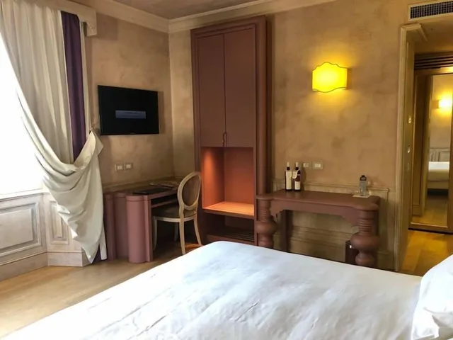 غرفة ديلوكس بسرير كينج بإطلالة على المتنزه، Villa Lattanzi 5/6