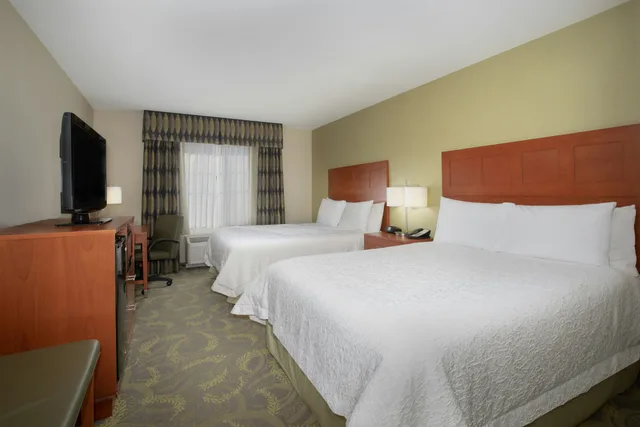 غرفة بسريرين كوين، HAMPTON INN AND SUITES ASTORIA 2/2