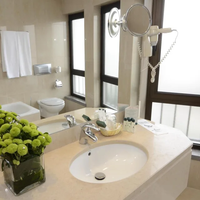 غرفة بسرير مزدوج أو سريرين منفصلين، Hotel Cinquentenario & Conference Center 5/7