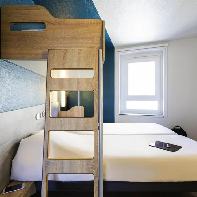 Room, Triple, Twin Beds, Bunk Bed, Ibis Budget Bordeaux Centre Gare Saint Jean 9/10