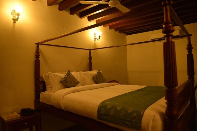 غرفة ديلوكس بسرير كوين، Fabhotel Esparan Heritage Pondicherry 2/2