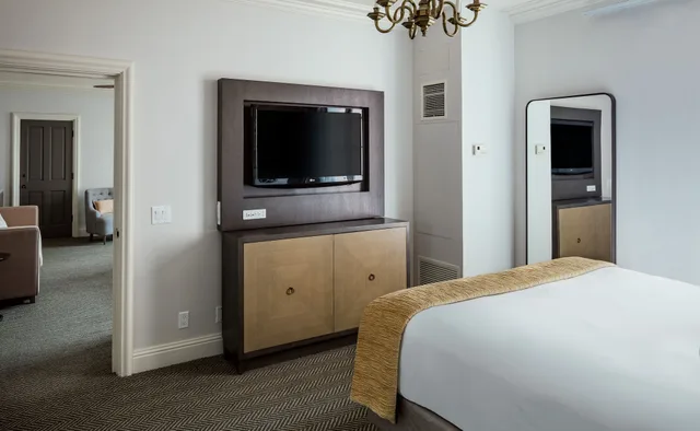 جناح كلاسيكي بسرير كينج بإطلالة على البحر، La Valencia Hotel 2/4