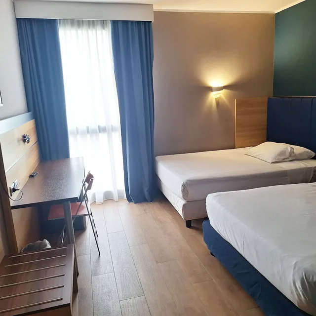 غرفة ثلاثية بثلاثة أسرّة، IDEA HOTEL MILANO SAN SIRO 1/7