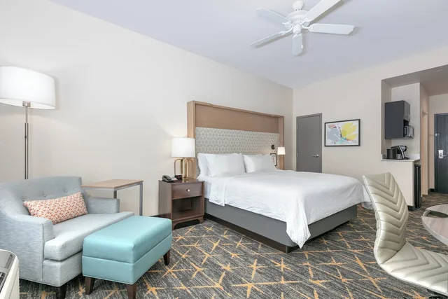 Standard, Queen Bed, Holiday Inn Houma 1/3