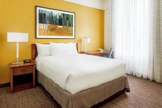 استوديو ركني بسرير كوين مع أريكة، Residence Inn Houston Downtown Convention Center 2/3