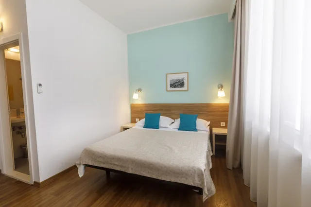 غرفة قياسية بسرير كوين، Annex Building Art Hotel 2/10