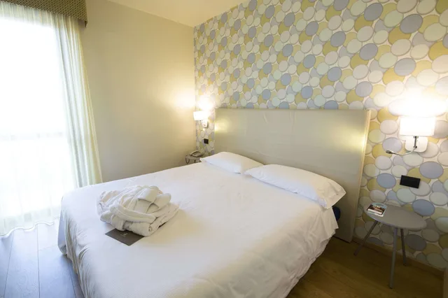 غرفة مفردة، HOTEL PARIGI 2 15/17