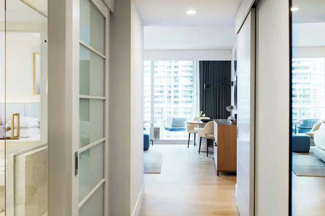 جناح بسرير كينج في طابق مرتفع، Kimpton Epic Hotel 4/4