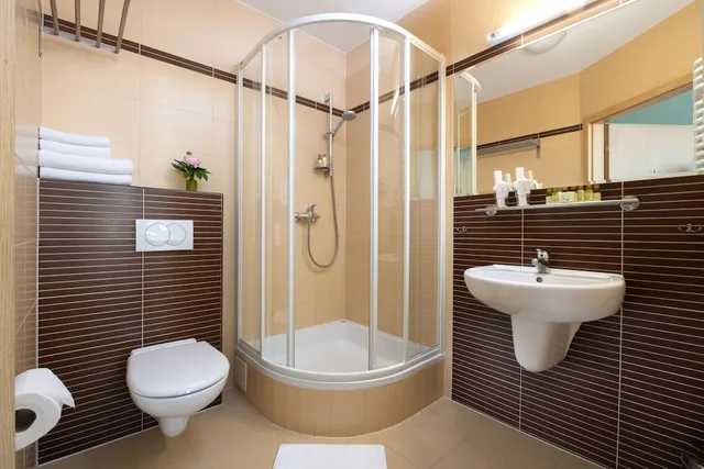 استوديو بسريرين منفصلين وسرير كوين مع أريكة، Hotel Amber 4/4