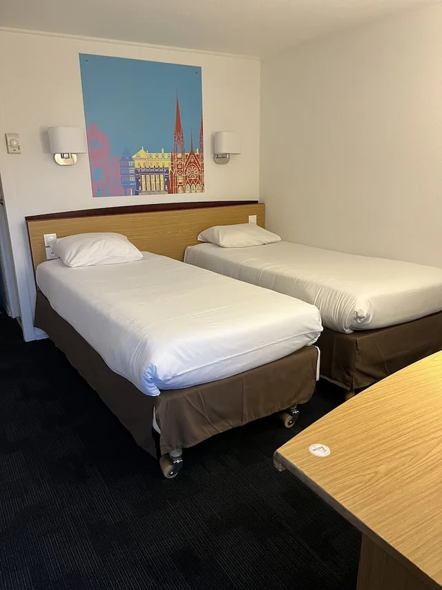 غرفة قياسية بسريرين منفصلين، Kyriad Direct Marseille Ouest Martigues 10/10