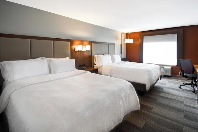 غرفة قياسية بسريرين كوين لذوي الإعاقة، Holiday Inn Express Suites Schererville 1/2