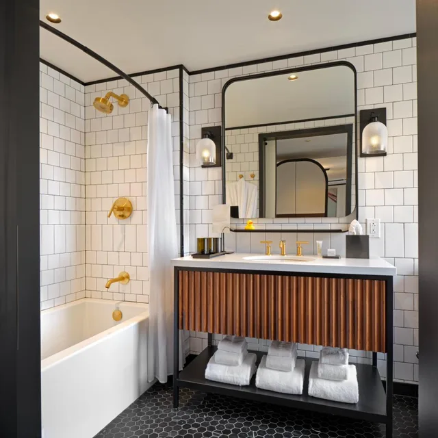 غرفة فاخرة بسرير كوين، 21c Museum Hotel St Louis 6/8