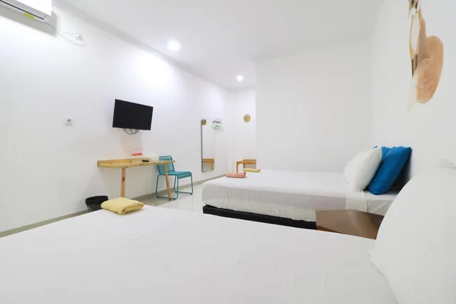 Junior Family Room, Locus Rooms by ZUZU 4/9