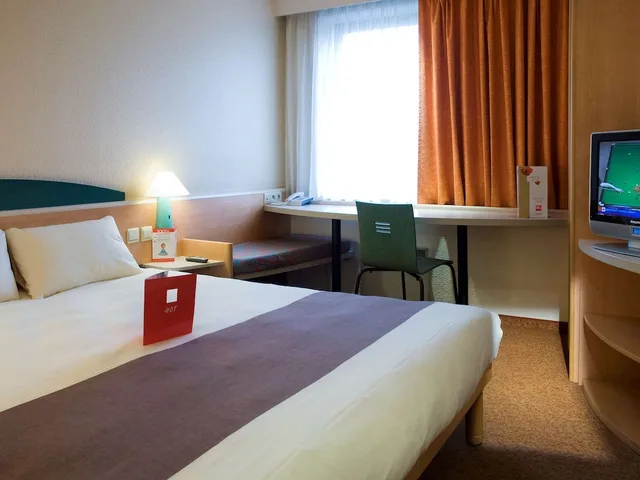غرفة بسريرين منفصلين، Ibis Brussels Airport 5/8