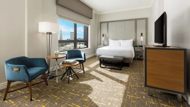 غرفة بريميير بسرير كوين، The Stanford Court, San Francisco 7/10