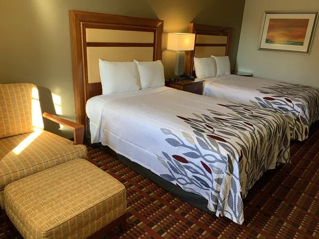 غرفة قياسية بسريرين كوين، Peach Tree Inn 3/9