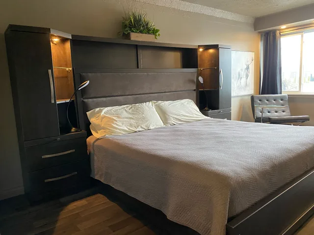 جناح بسرير كينج، Travelodge by Wyndham Drummondville 1/10