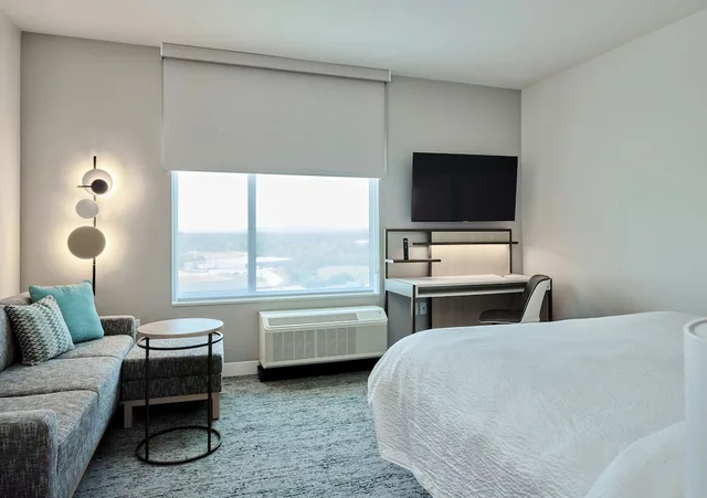 Studio, King Bed, Towneplace Suites By Marriott Norfolk 3/5