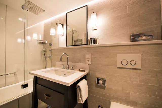 Design, Queen Bed، Alpenhof Hotel 3/4