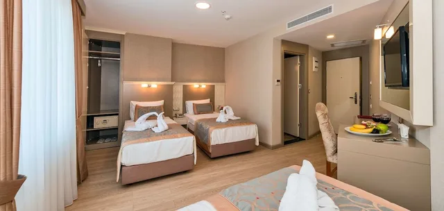 غرفة قياسية ثلاثية، Marcello Hotel 2/4