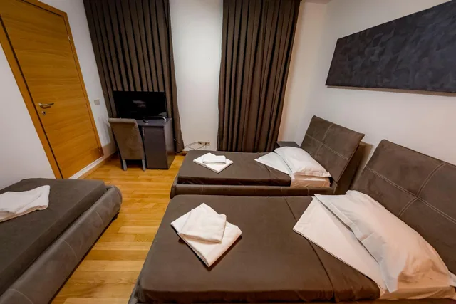غرفة قياسية ثلاثية بثلاثة أسرّة، Hotel Trieste 3/10