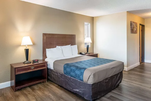 غرفة بسرير كوين، Sutter Inn 2/2