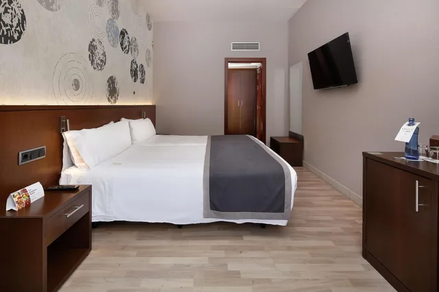 غرفة قياسية مفردة بسرير مزدوج، Hcc Taber Hotel 8/10