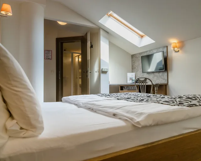 Room, Double Bed, Attic، Hotel Piran 4/9