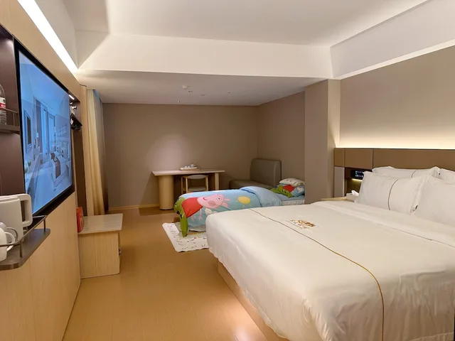 غرفة قياسية ثلاثية بثلاثة أسرّة، Junshan Hotel 1/10
