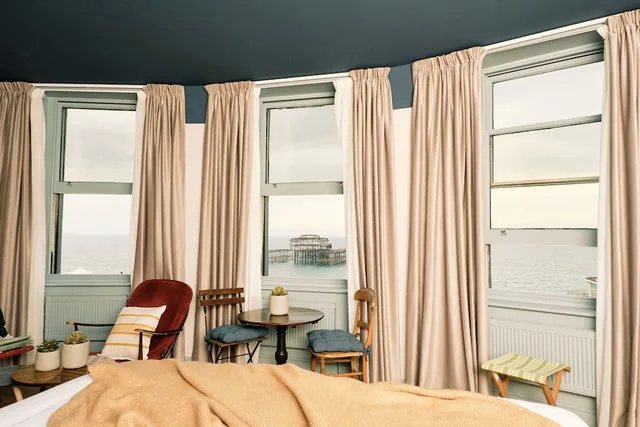 Plus, Standard, King Bed، West Beach Hotel 7/10
