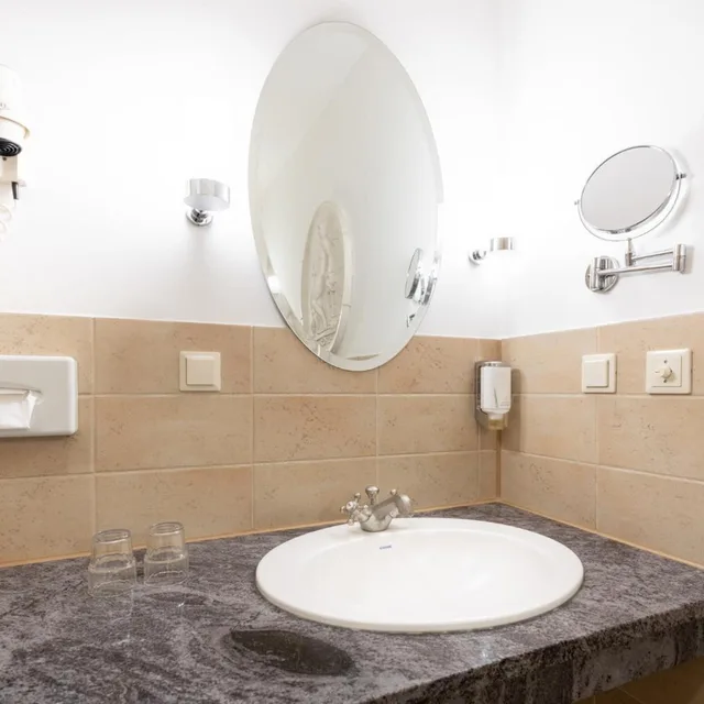 Room, Single, Garner Hotel Berlin Messe by IHG 8/9
