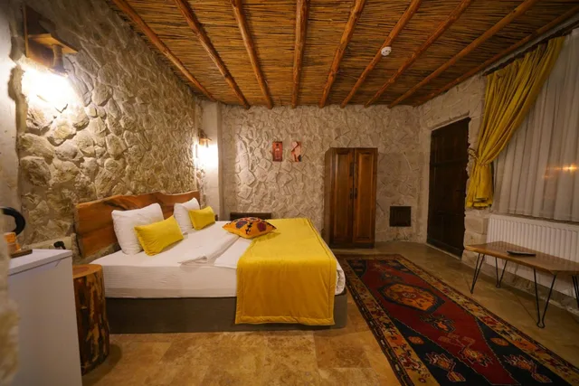Stone, Double or Twin Bed, Terrace، Nar Cave House & Swimming Pool 2/5