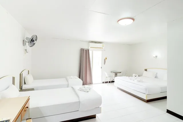 غرفة سوبيريور عائلية رباعية بسرير مزدوج وسريرين منفصلين، Boonchai Mansion 3/10