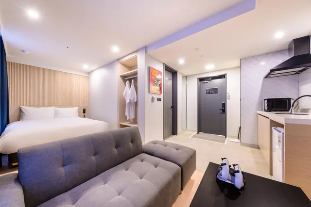 Room, Queen Bed, Ventimo Hotel and Residence Jeju 5/10