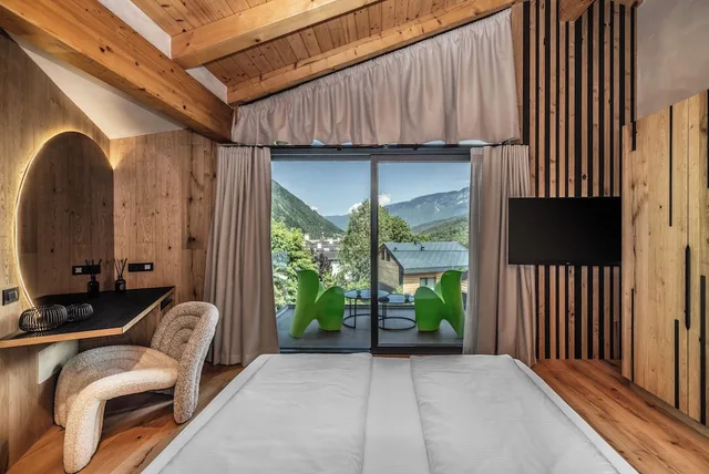 Pure, Bliss, King Bed, Hotel Palace Ravelli 2/5