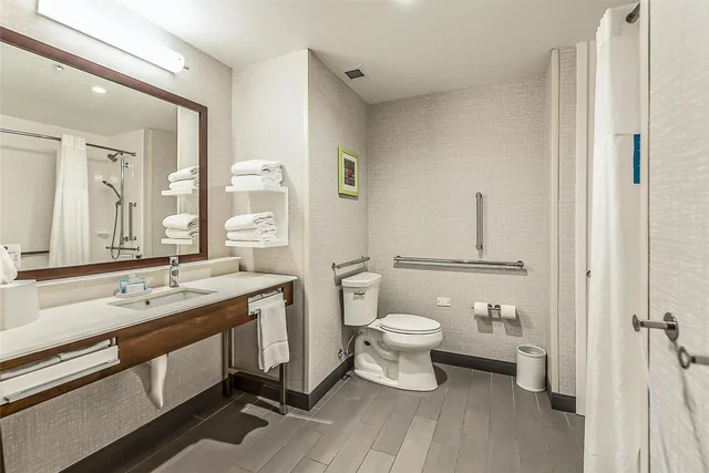Room, Queen Bed, Bathtub, Accessible, Hampton Inn and Suites Howell 2/3