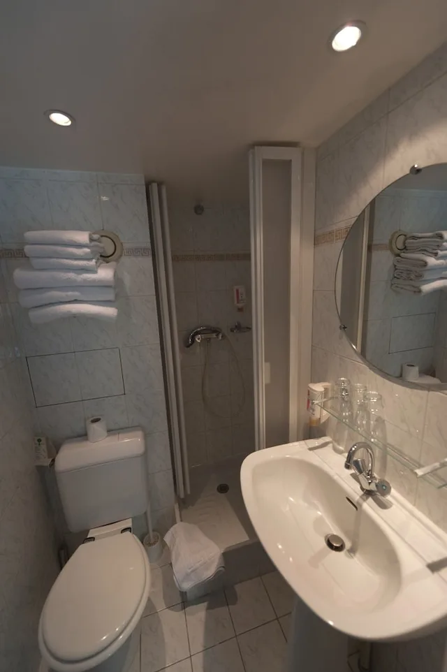 غرفة مفردة، Hôtel Royal Bergère 6/6