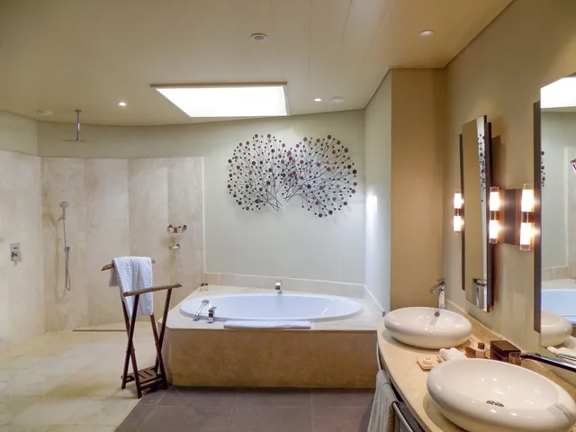 Pool, Suite, Double Bed, Beach Front، Trou aux Biches Beachcomber Golf Resort and Spa 2/2