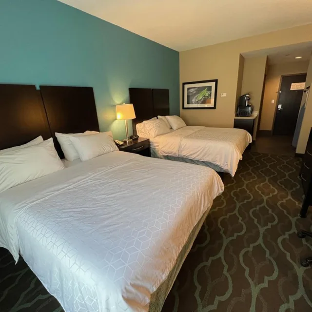 Standard, 2 Queen Beds, Bathtub, Accessible, Holiday Inn Express Suites Cuero 1/4
