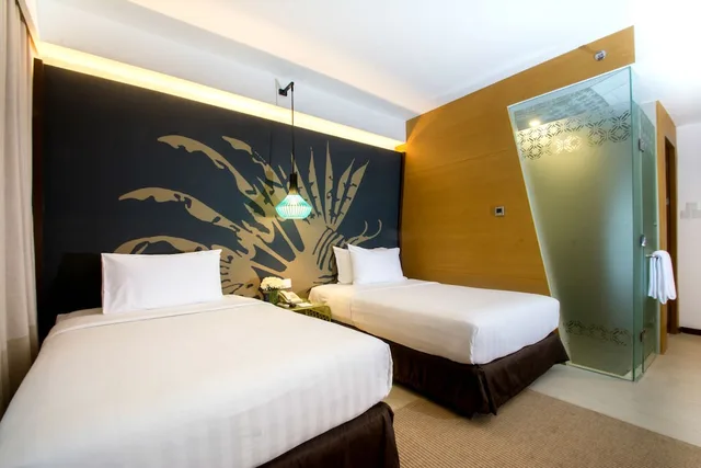 Deluxe, King Bed, Hue Hotels Resorts Boracay 2/3