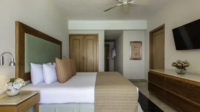Master, Suite, King Bed, Murphy Bed، Grand Park Royal Cancun All Inclusive 1/4